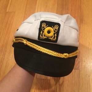 Snapback captain’s hat